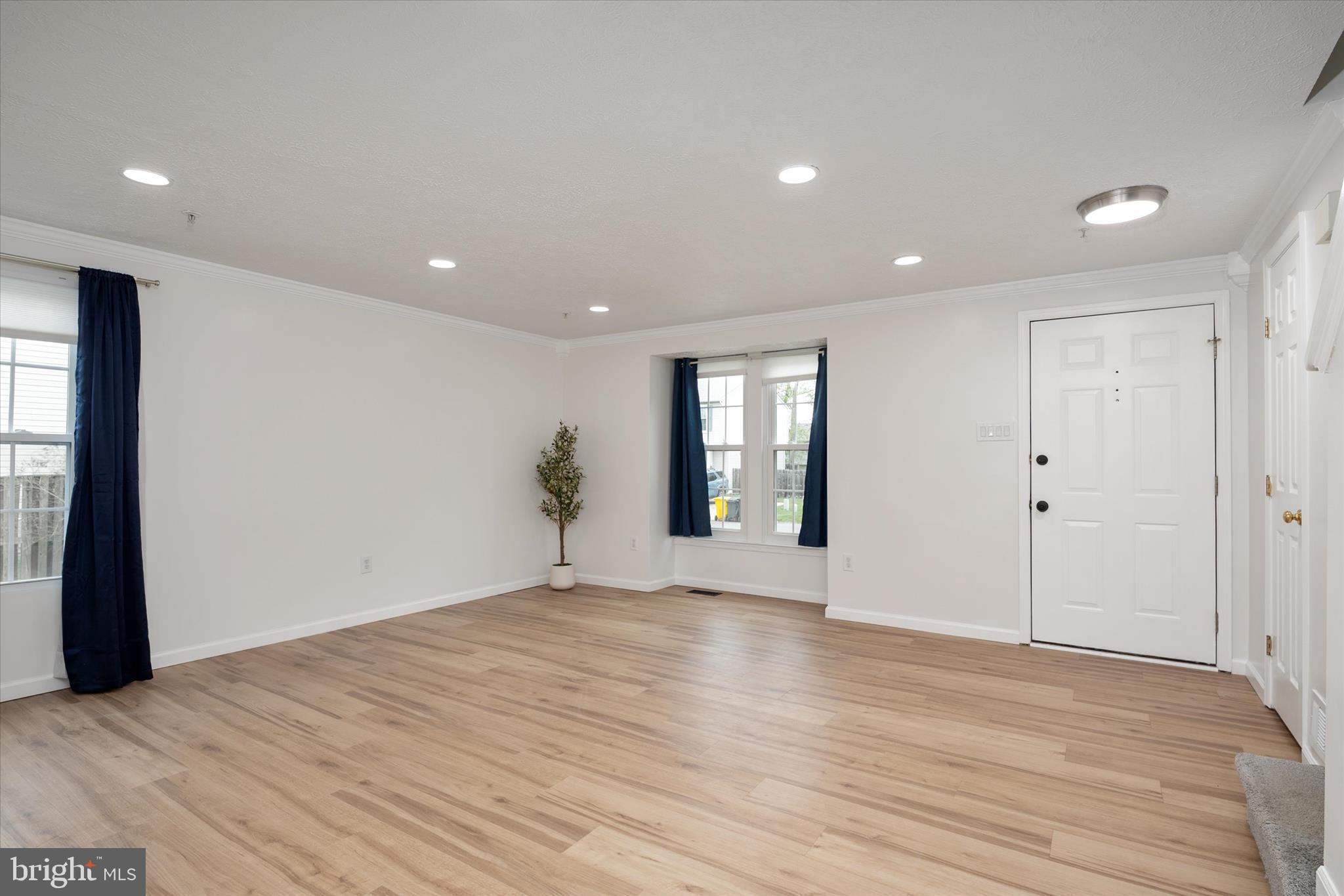 FOUR SEASONS ESTATES - Residential