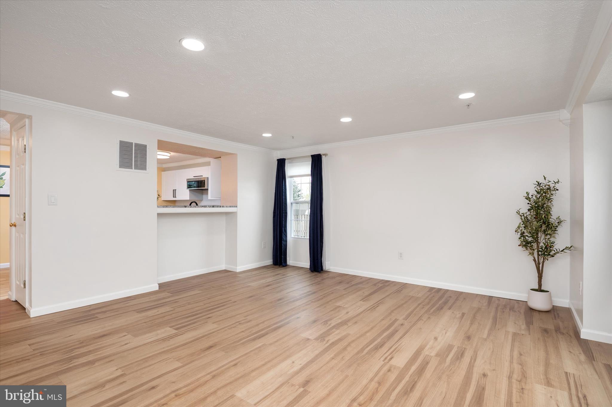 FOUR SEASONS ESTATES - Residential