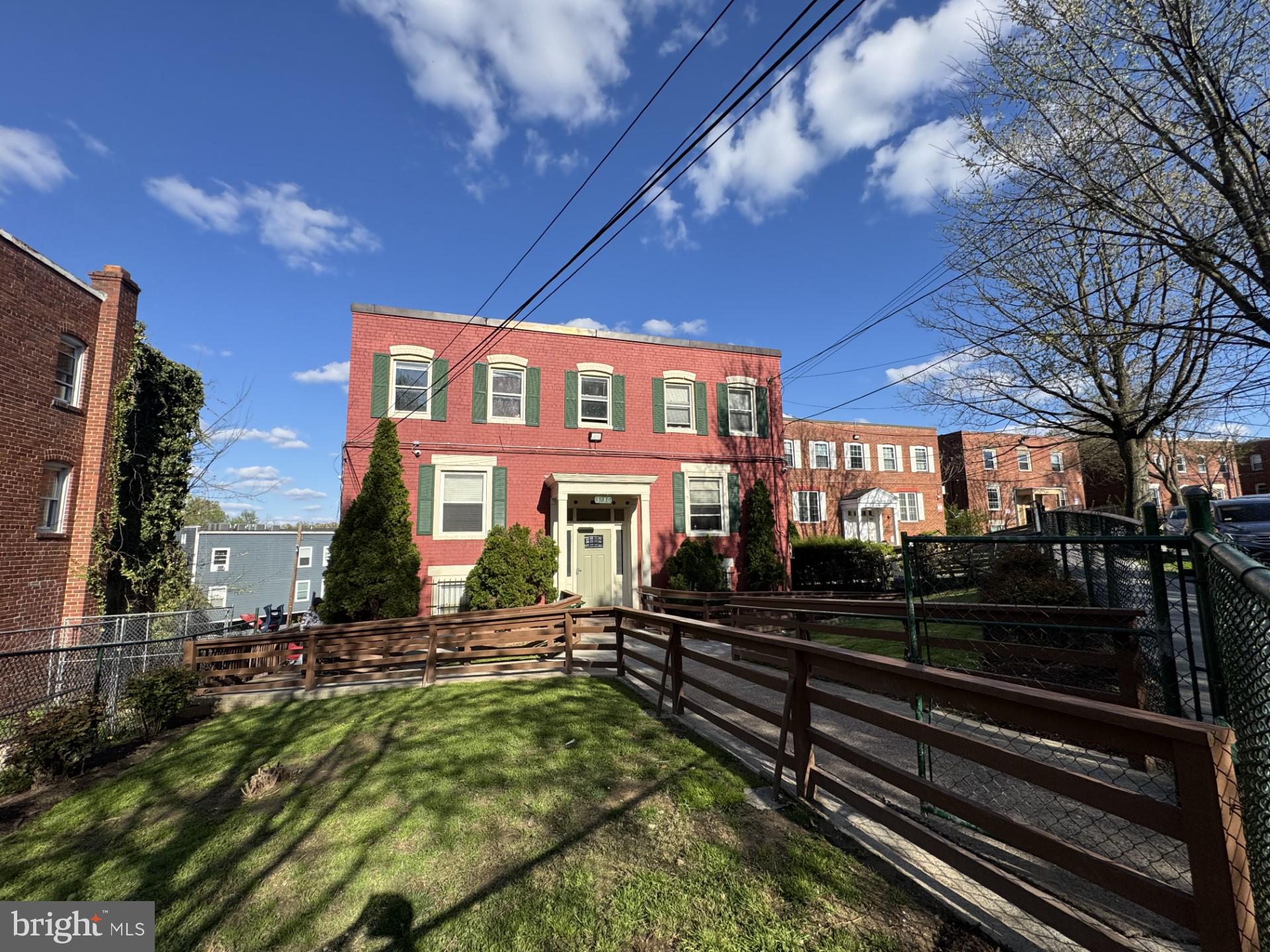 3130 BUENA VISTA TERRACE SE