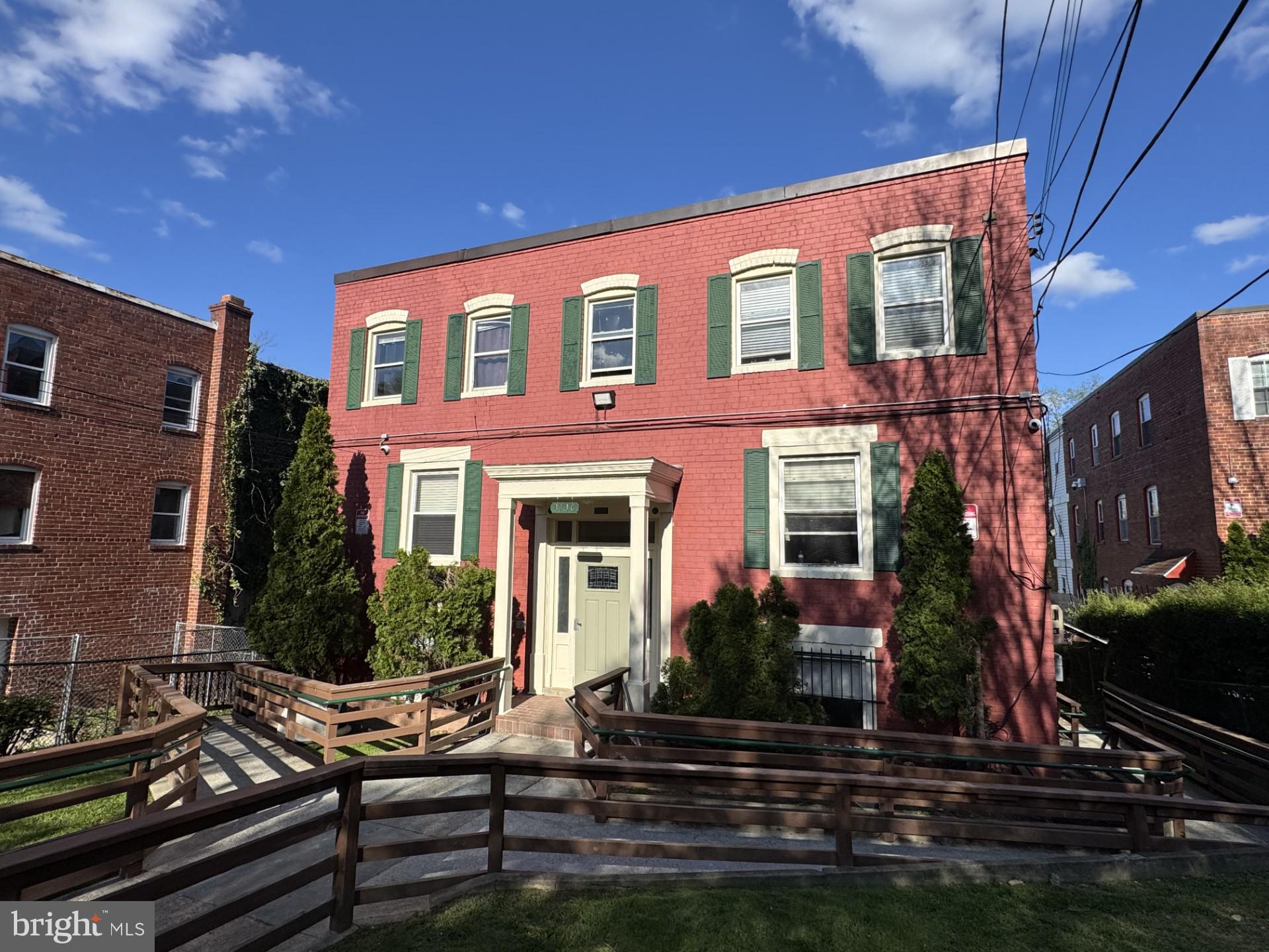 3130 BUENA VISTA TERRACE SE