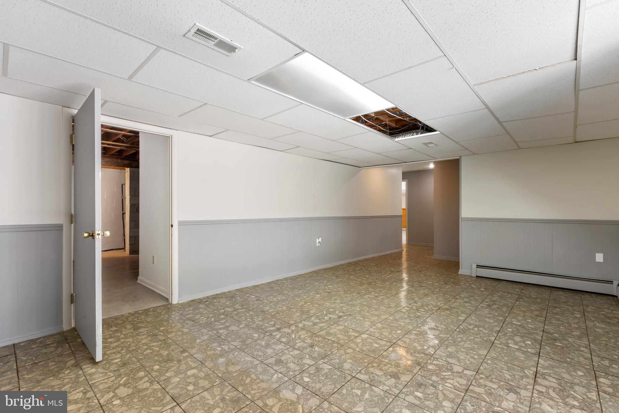 MERRYMAN HEIGHTS - Residential