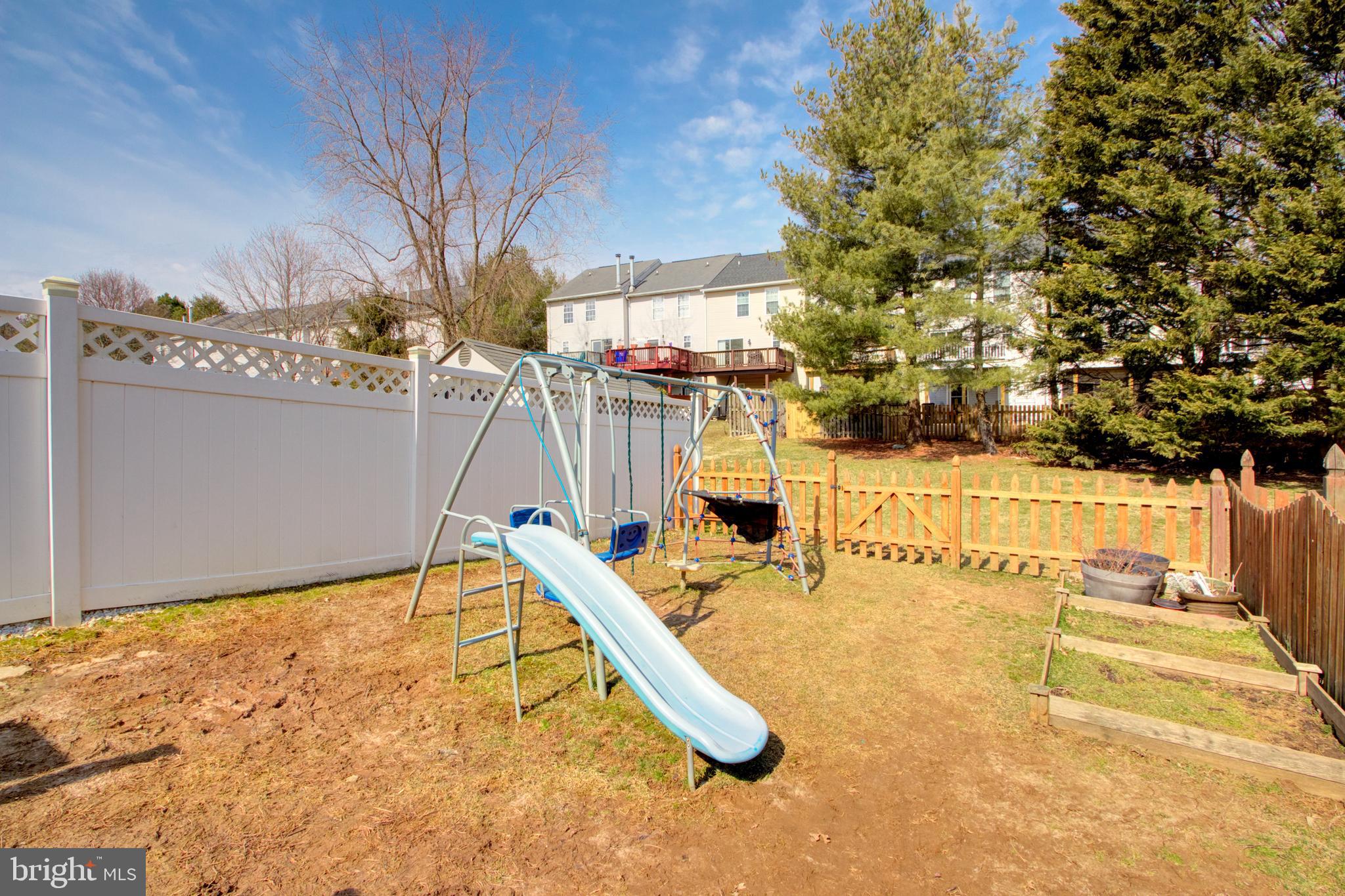 HUNTERS RUN - Residential Lease
