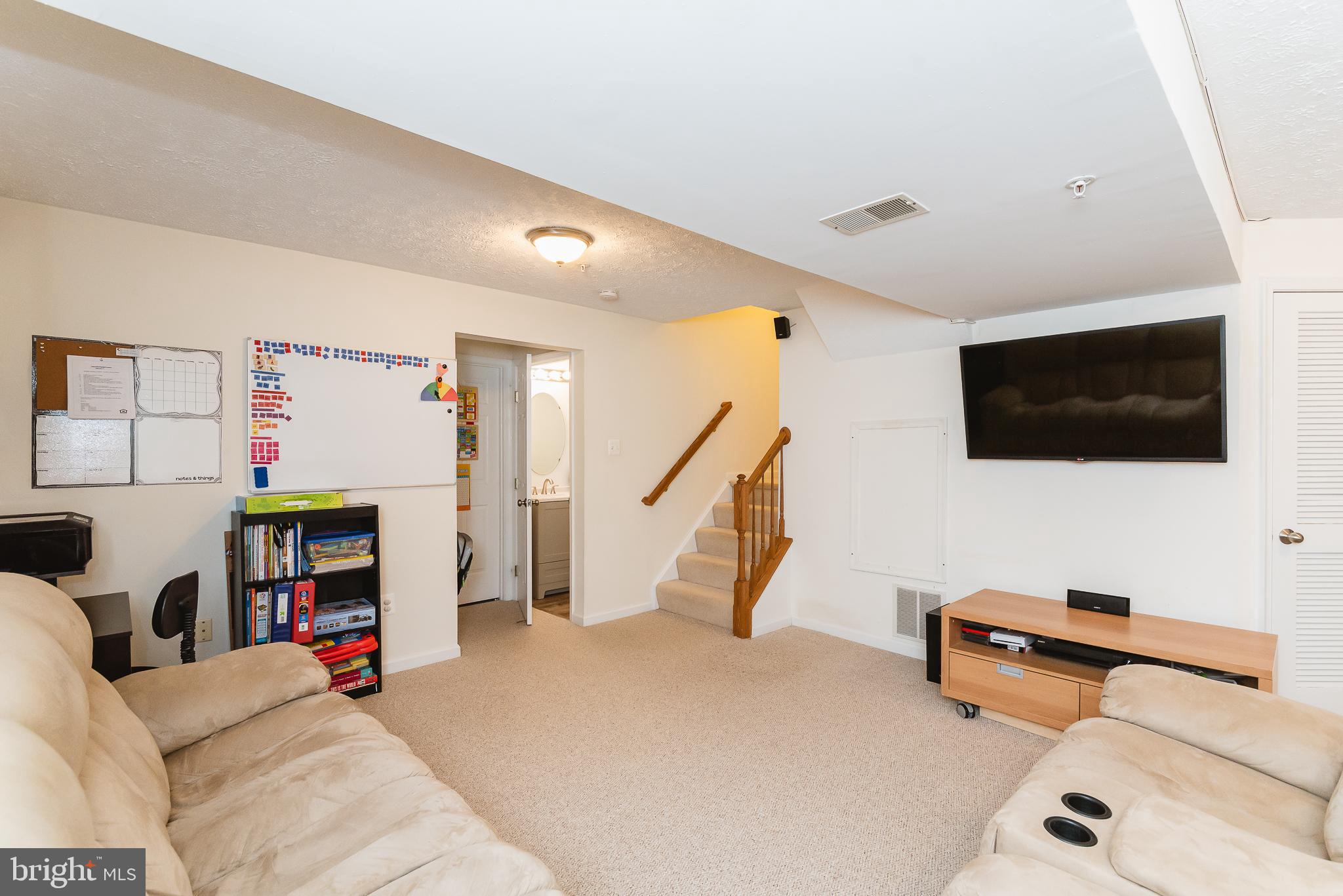 HUNTERS RUN - Residential Lease