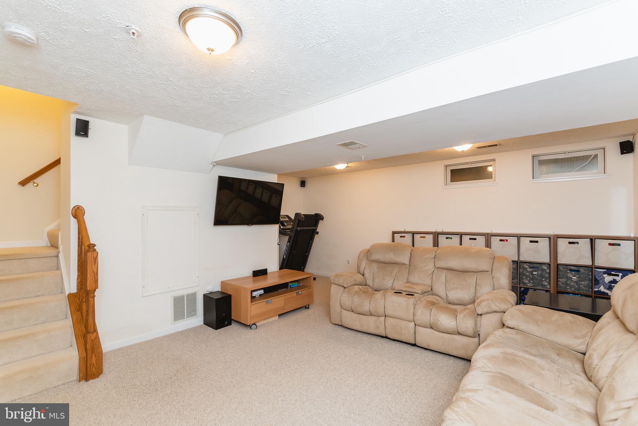 HUNTERS RUN - Residential Lease