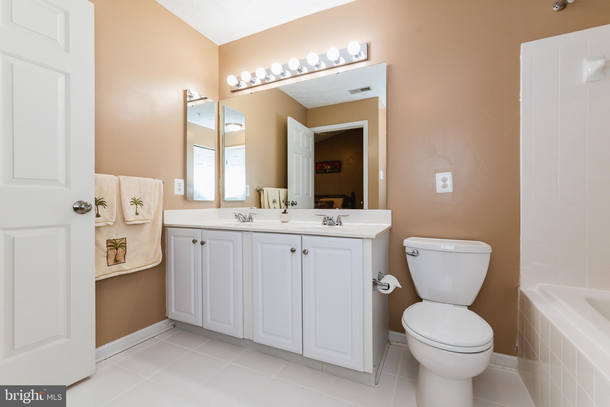HUNTERS RUN - Residential Lease