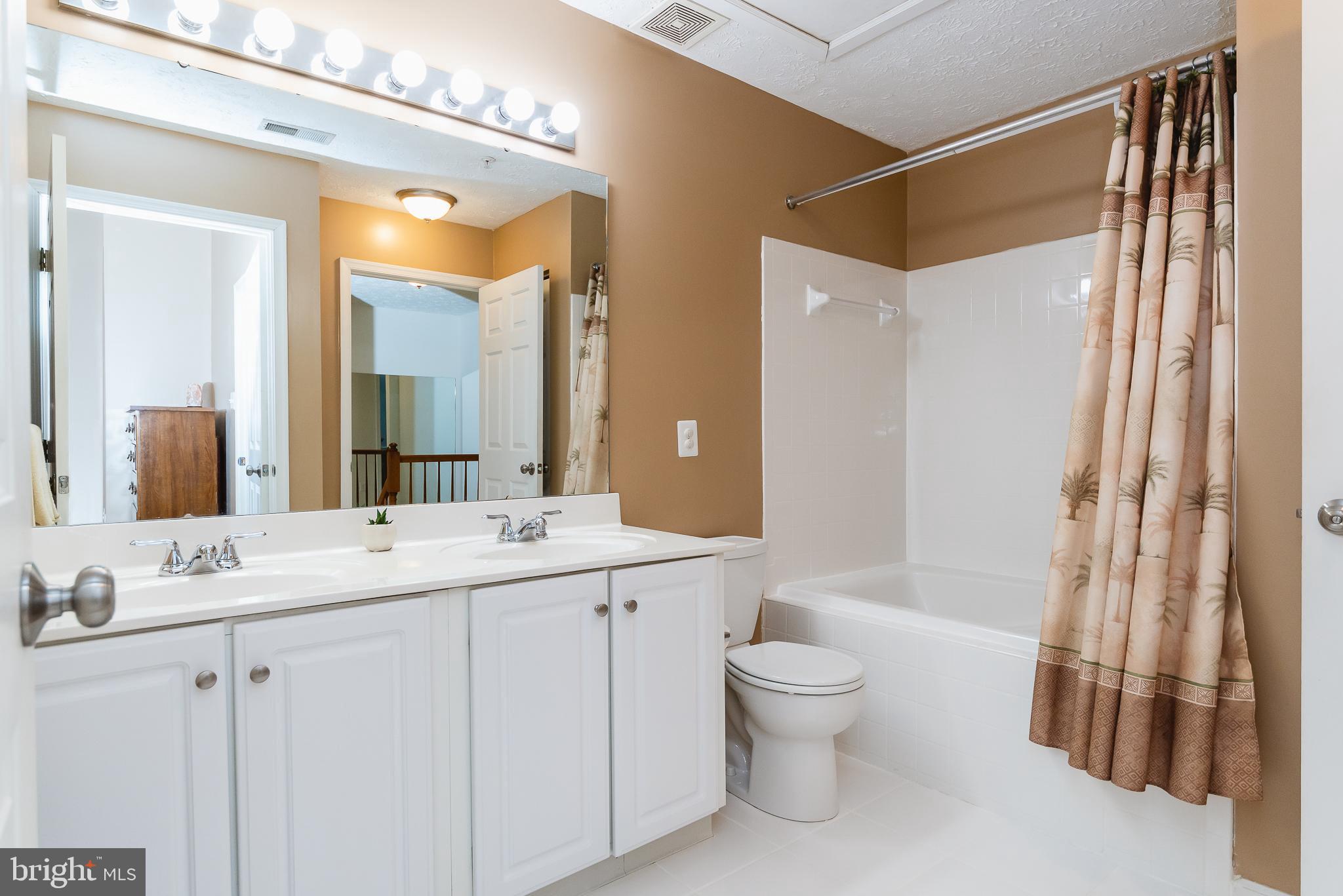 HUNTERS RUN - Residential Lease
