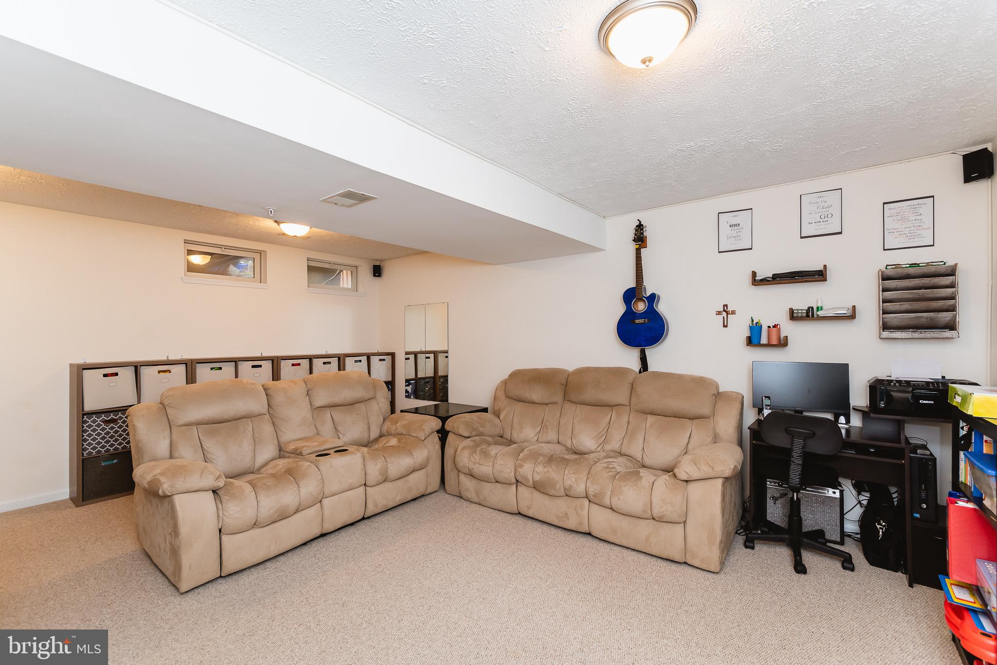 HUNTERS RUN - Residential Lease