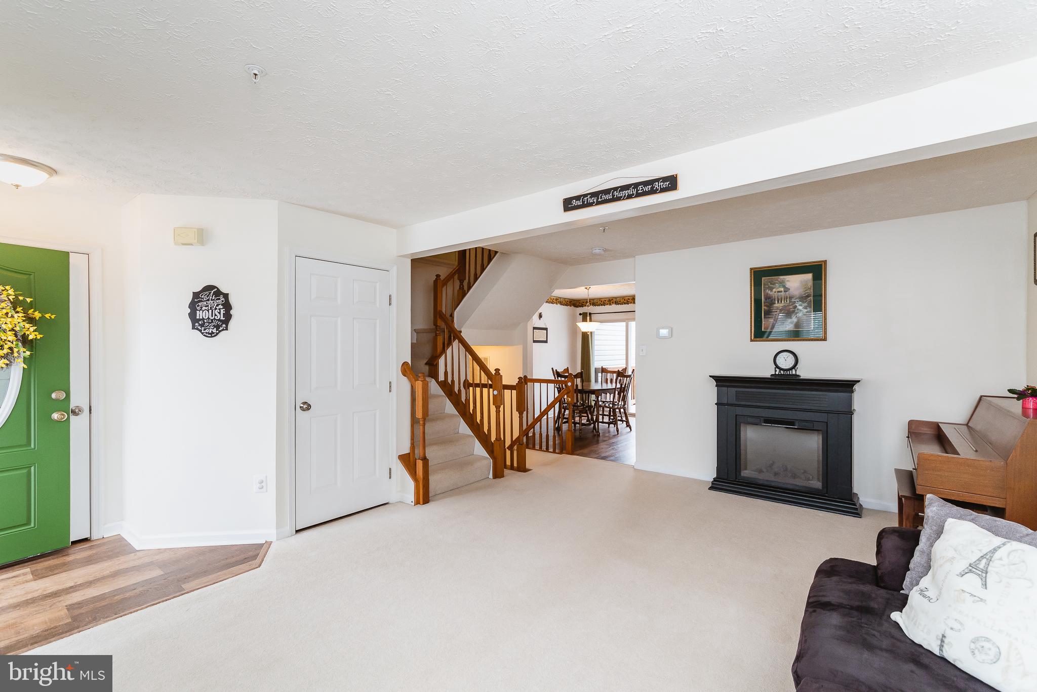 HUNTERS RUN - Residential Lease