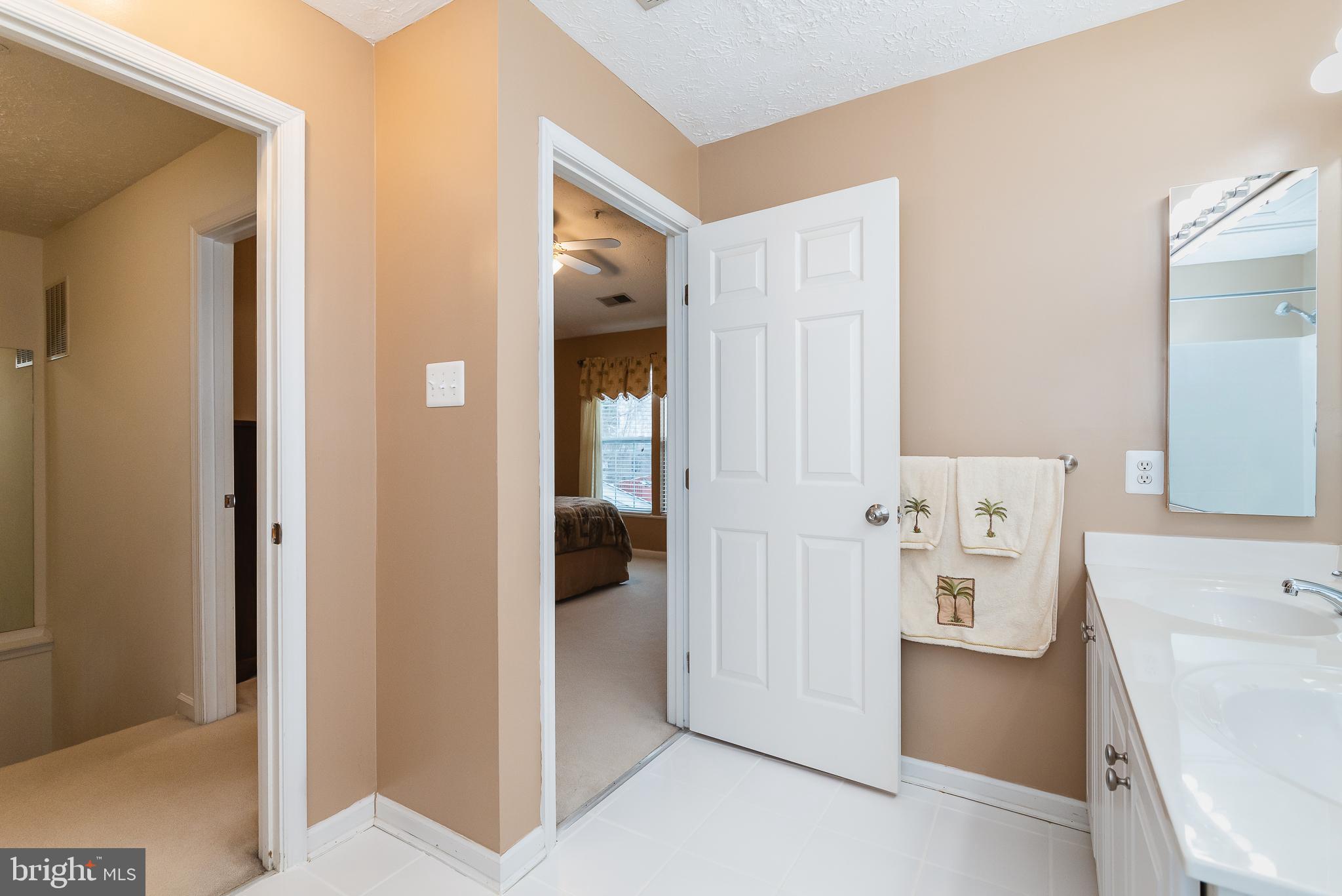 HUNTERS RUN - Residential Lease