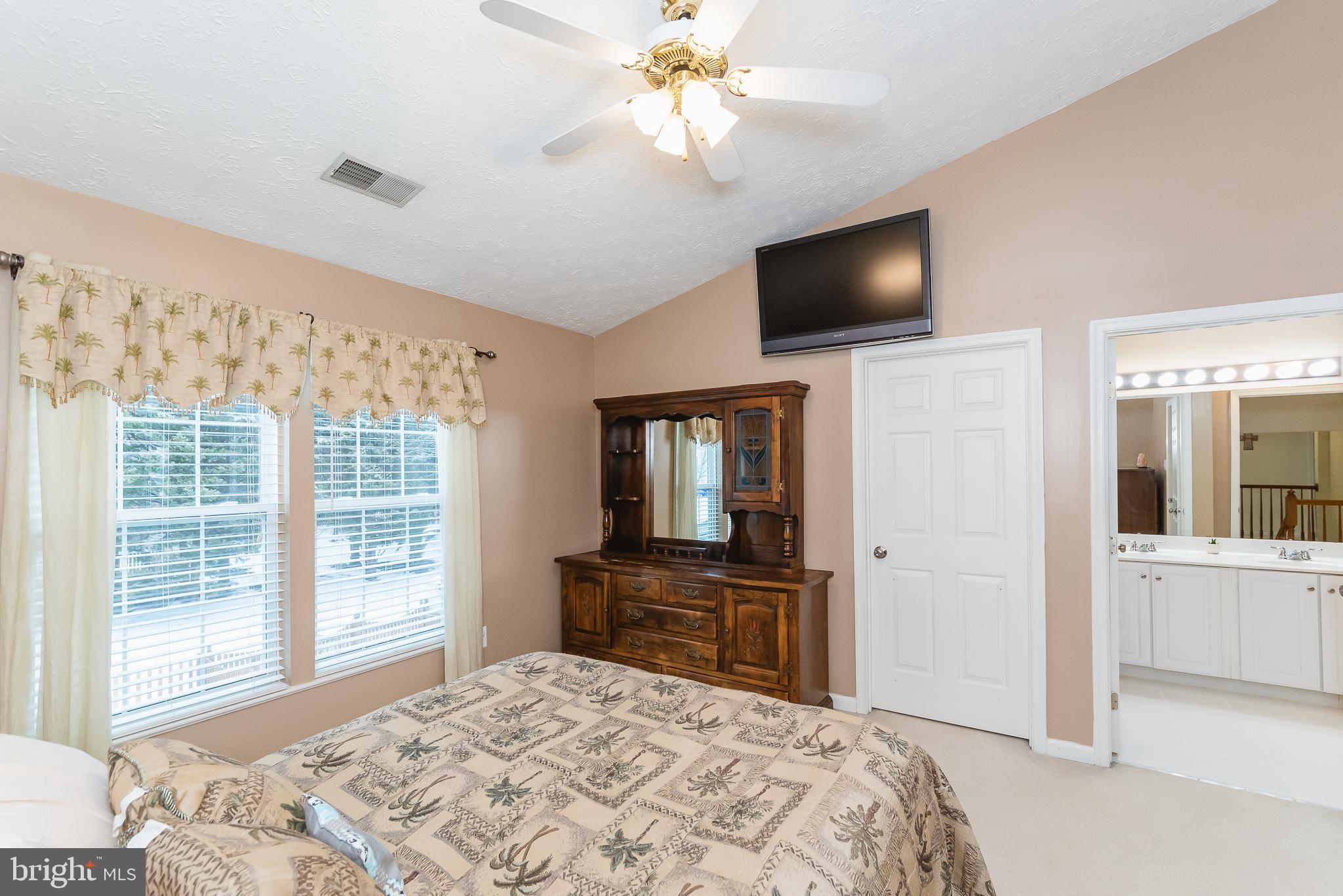 HUNTERS RUN - Residential Lease