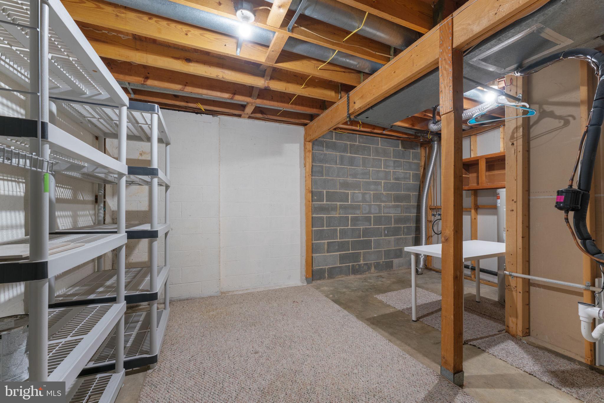 CROFTON SQUARE - Residential Lease