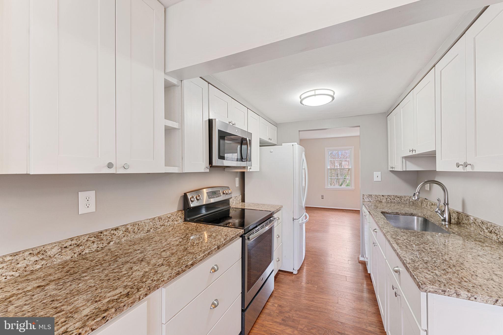 CROFTON SQUARE - Residential Lease