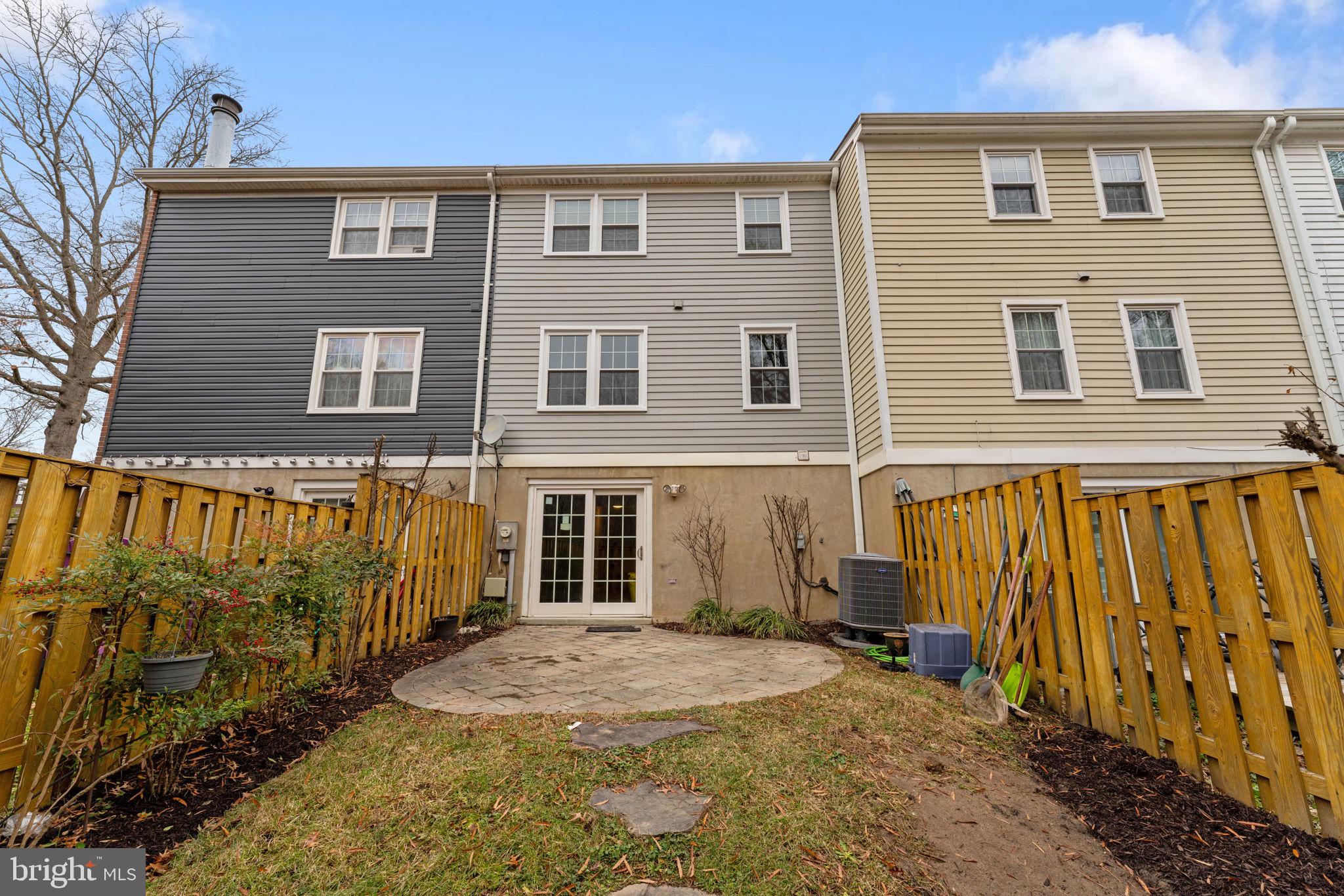 CROFTON SQUARE - Residential Lease