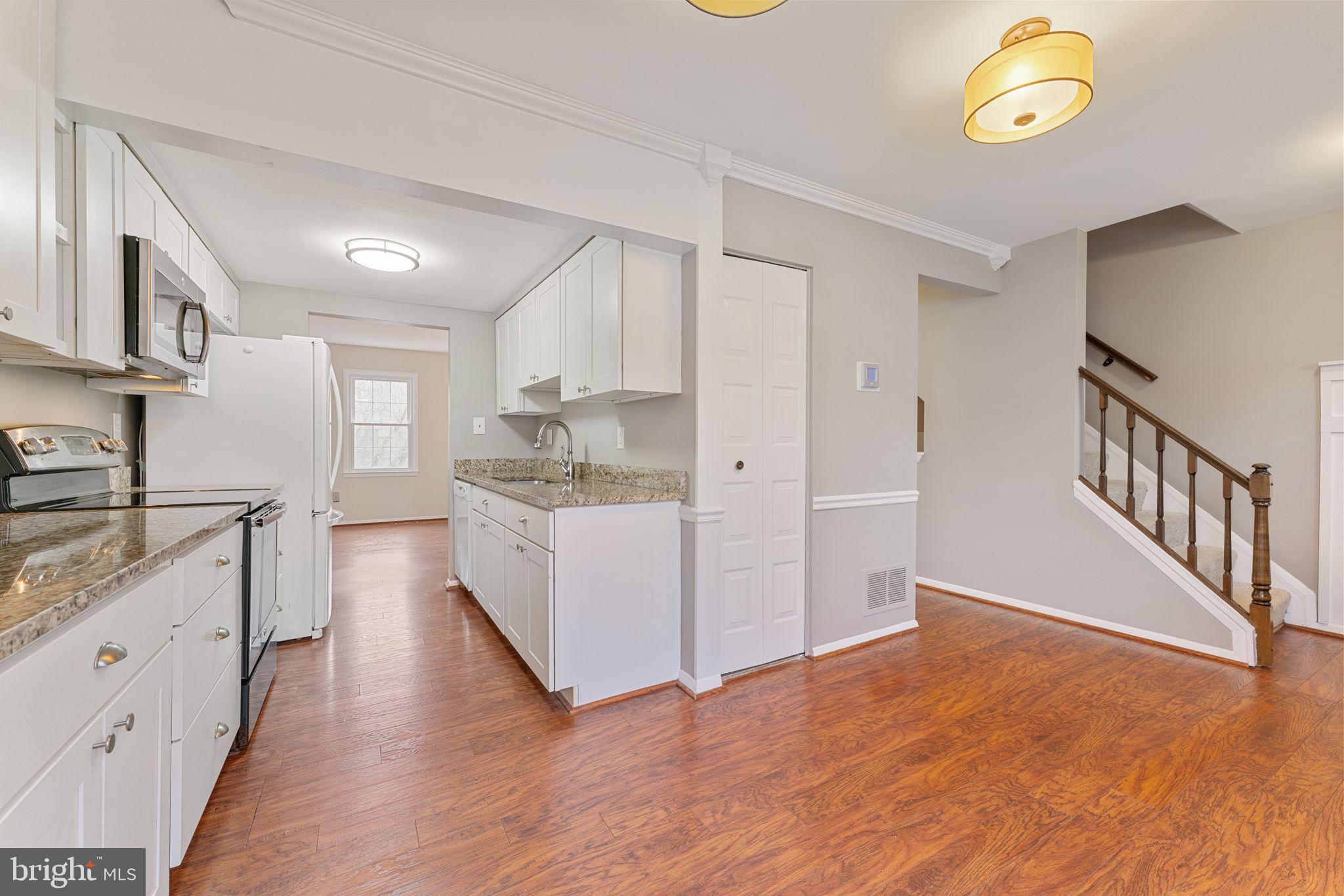 CROFTON SQUARE - Residential Lease