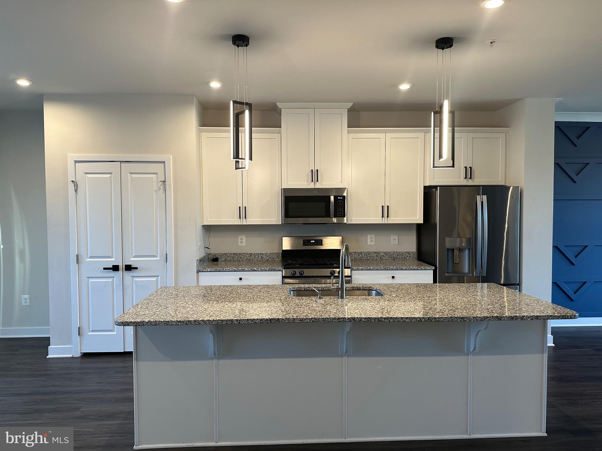 VILLAGE OF TOWNE SQUARE - Residential