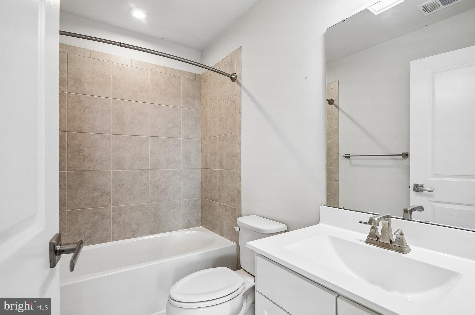 VILLAGE OF TOWNE SQUARE - Residential