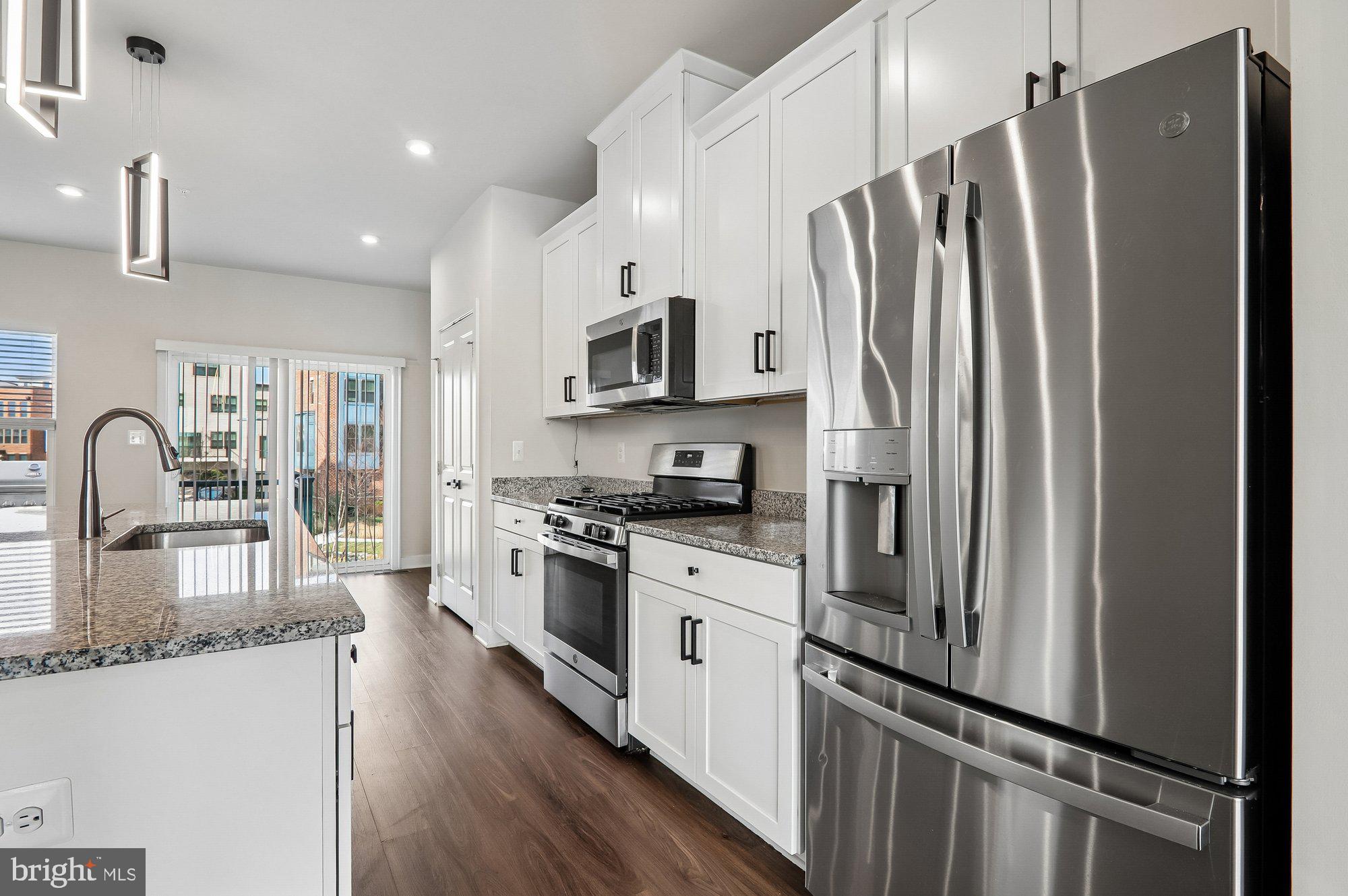 VILLAGE OF TOWNE SQUARE - Residential