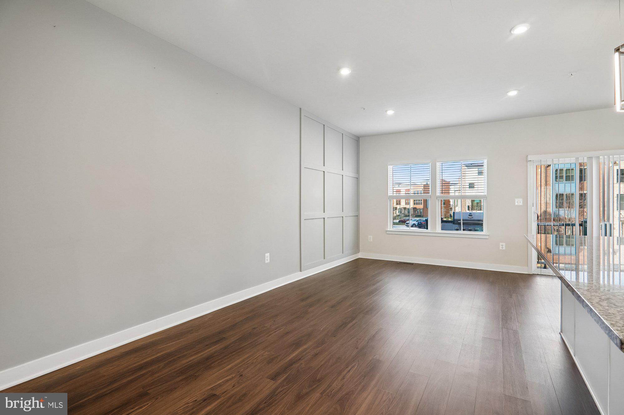 VILLAGE OF TOWNE SQUARE - Residential