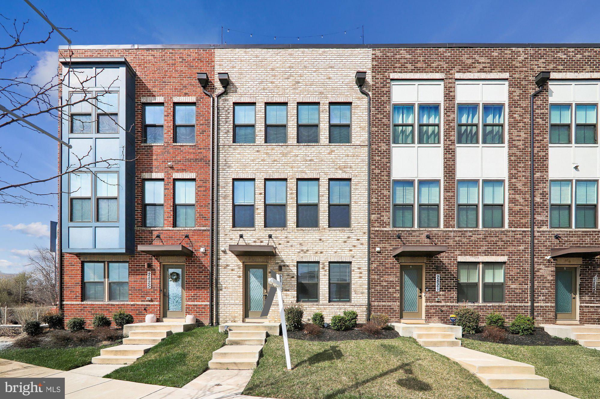 VILLAGE OF TOWNE SQUARE - Residential