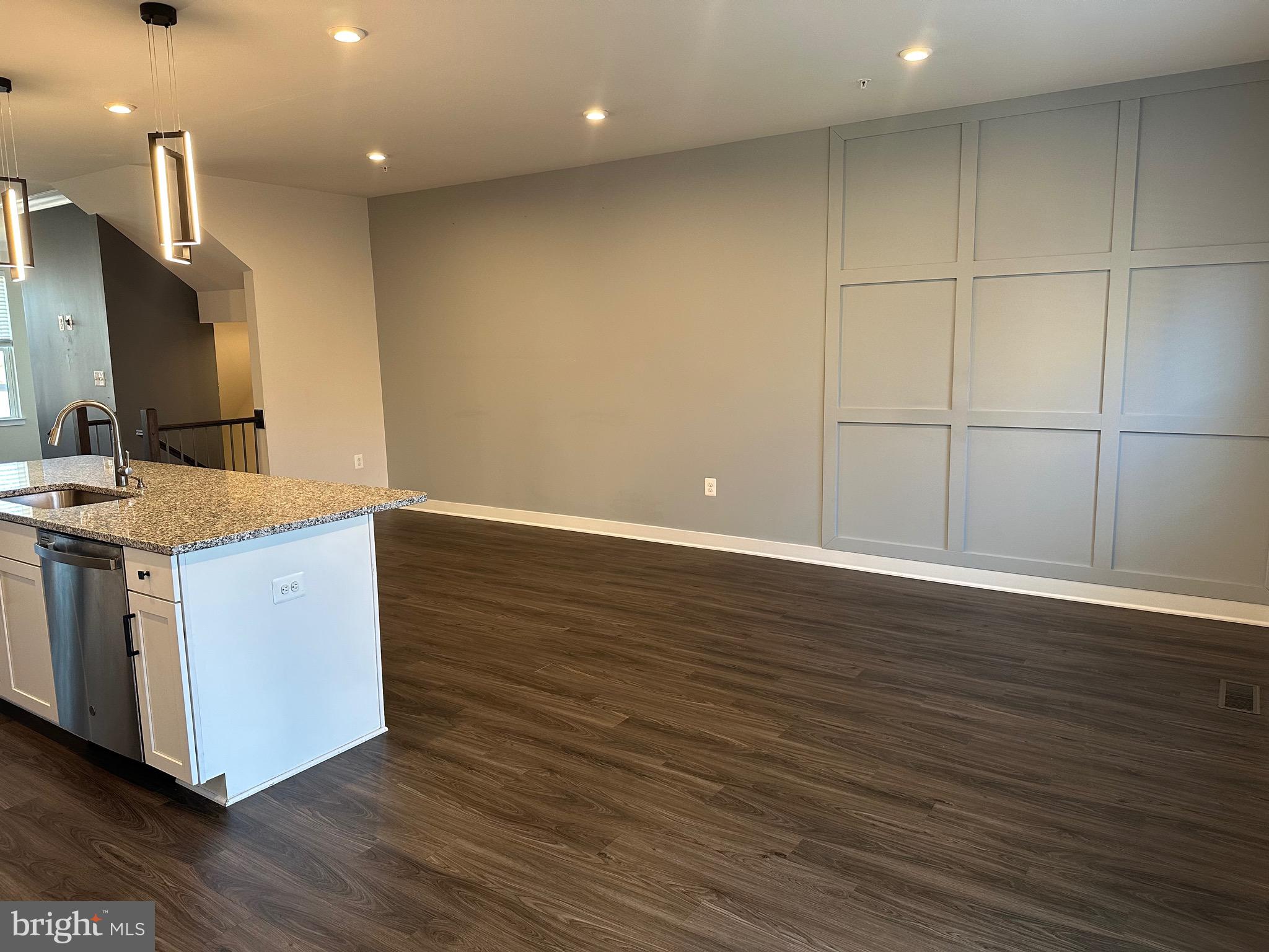 VILLAGE OF TOWNE SQUARE - Residential