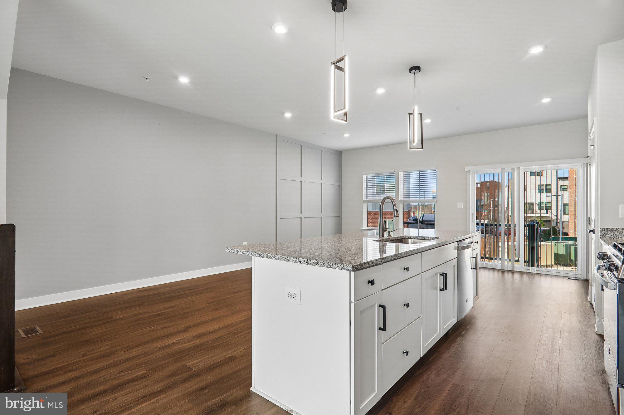 VILLAGE OF TOWNE SQUARE - Residential