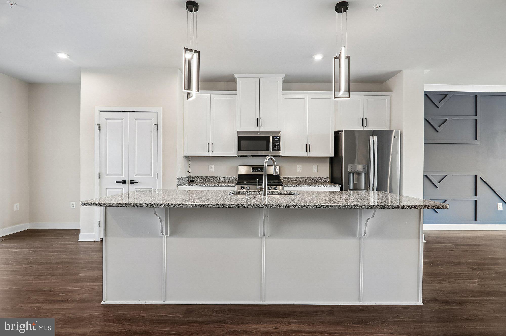 VILLAGE OF TOWNE SQUARE - Residential