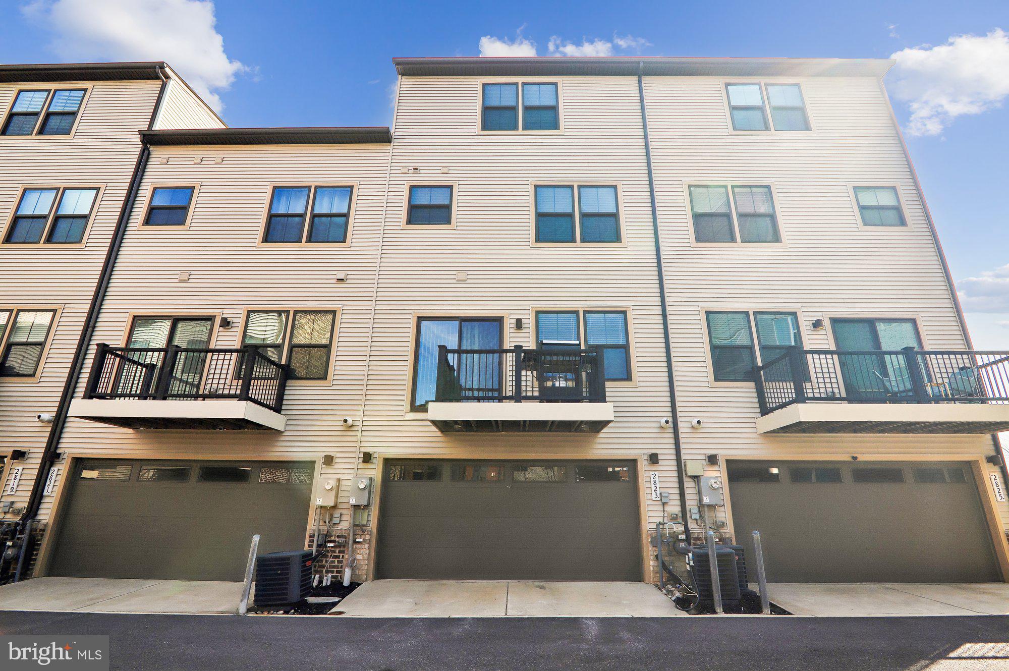 VILLAGE OF TOWNE SQUARE - Residential