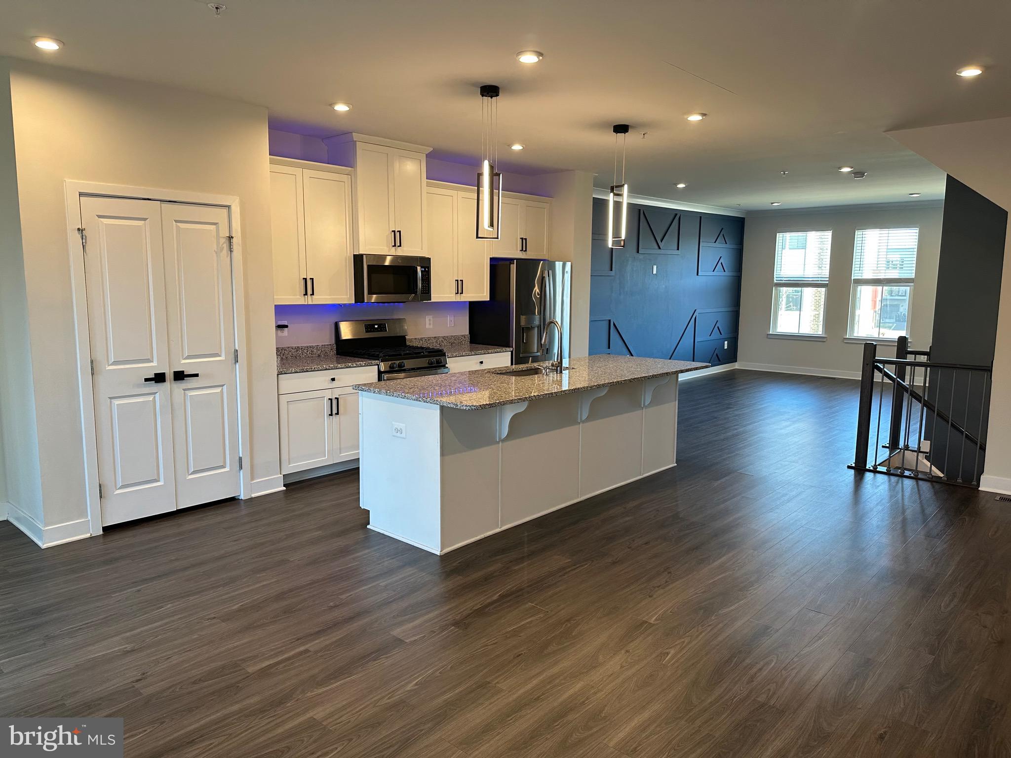 VILLAGE OF TOWNE SQUARE - Residential