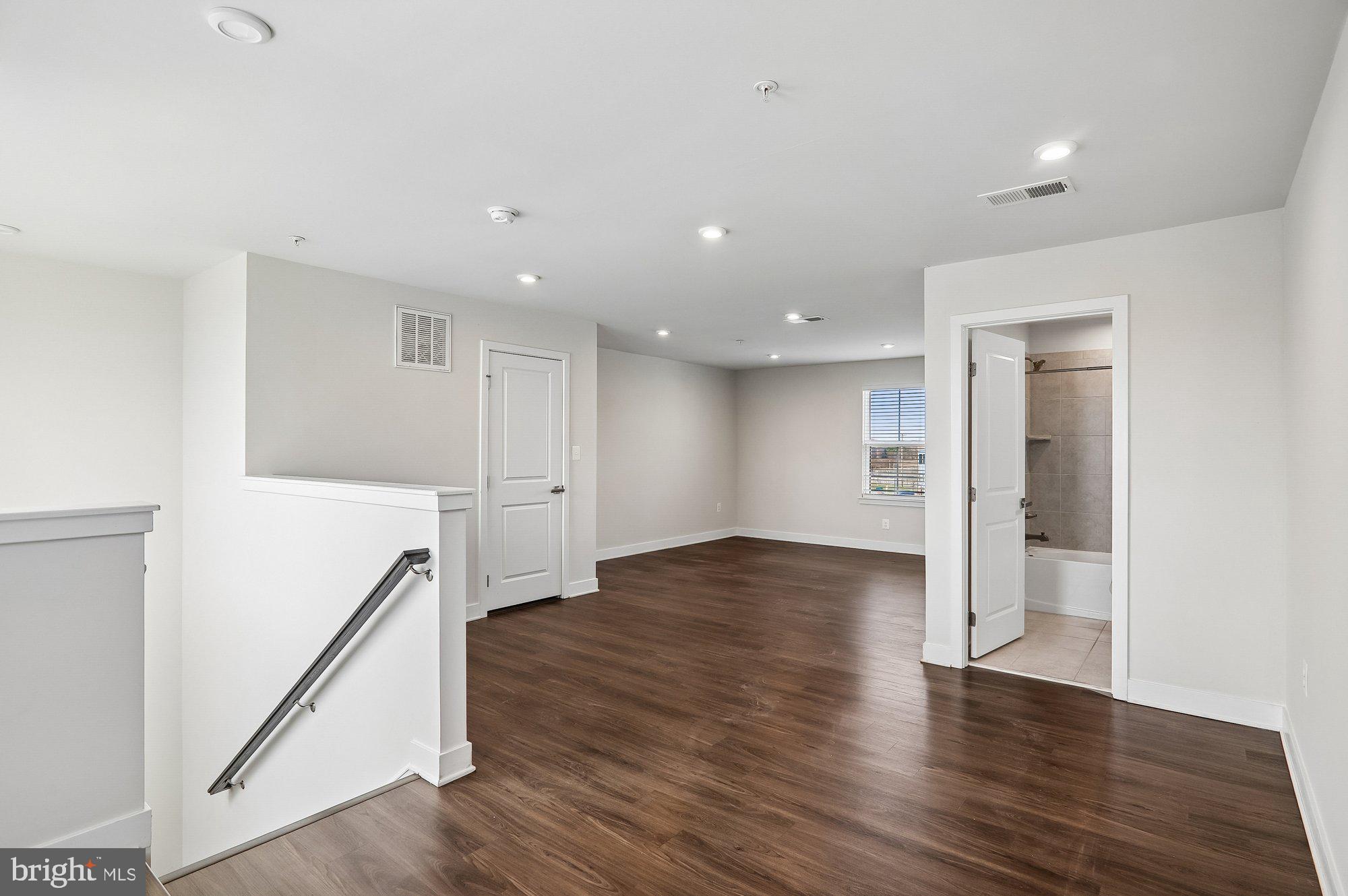 VILLAGE OF TOWNE SQUARE - Residential