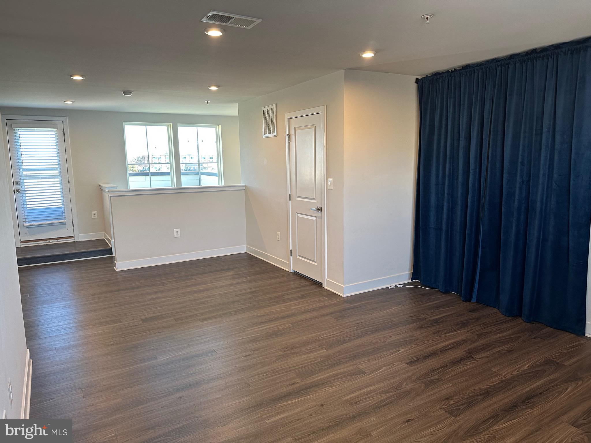 VILLAGE OF TOWNE SQUARE - Residential