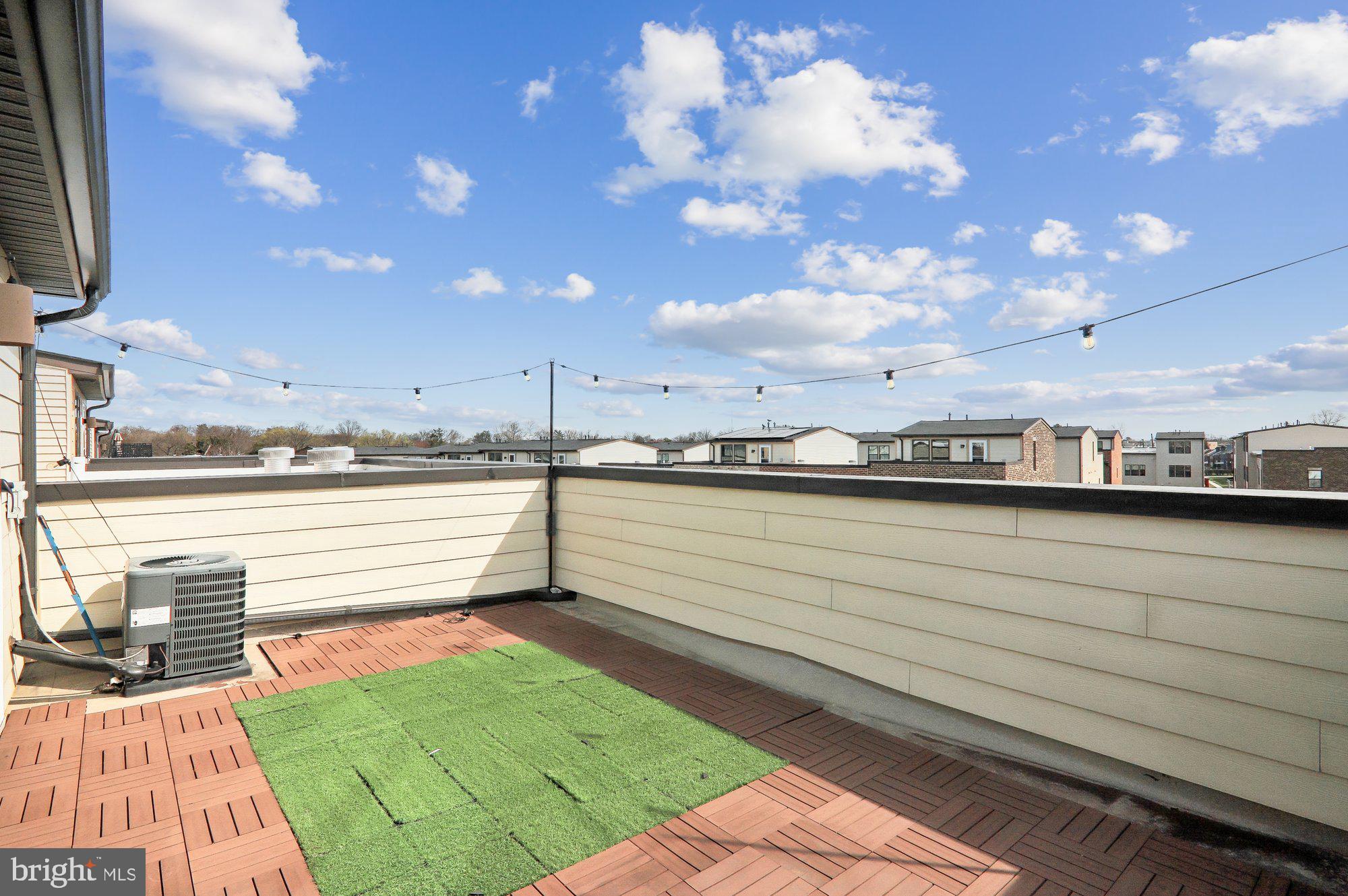 VILLAGE OF TOWNE SQUARE - Residential