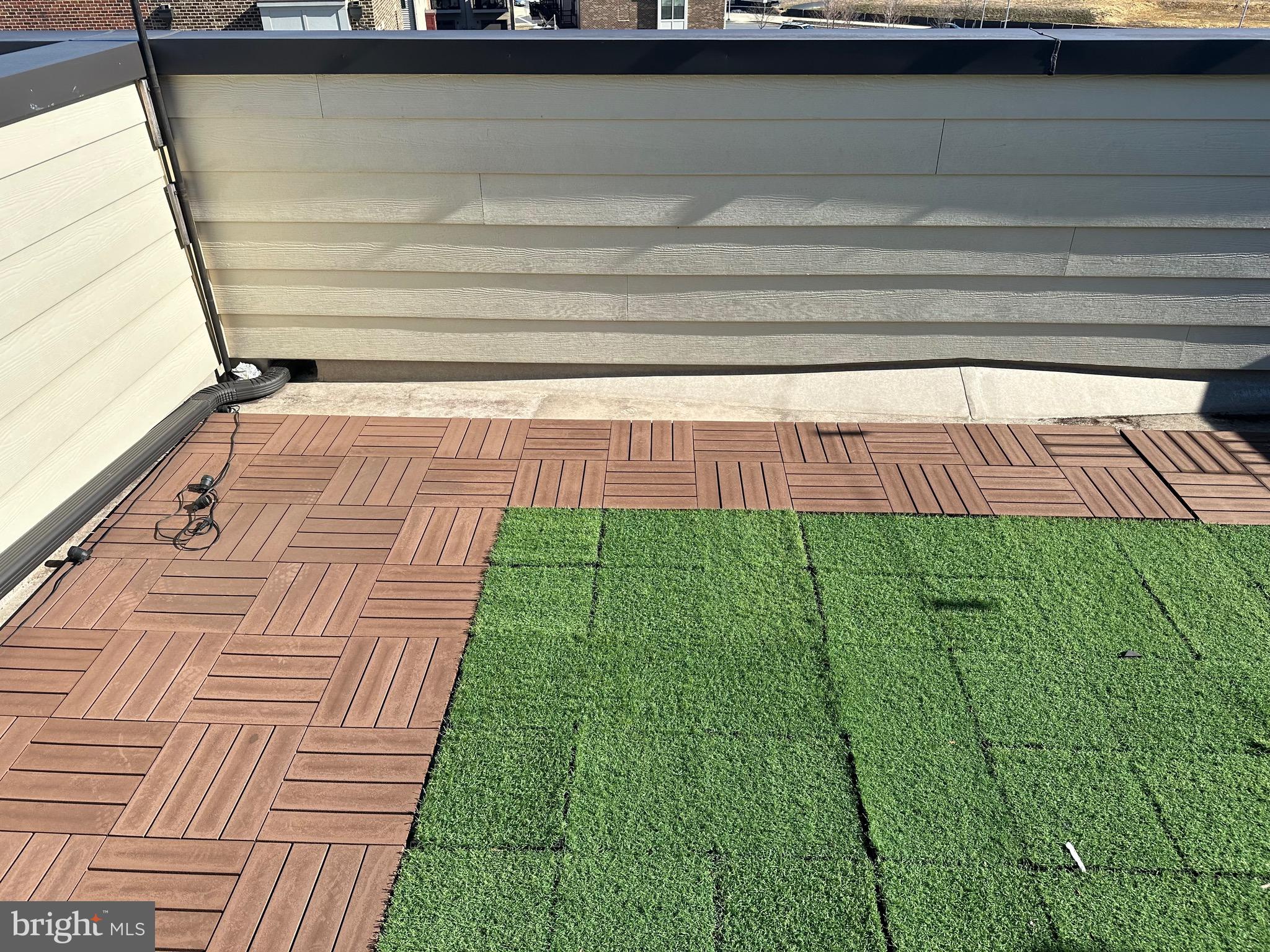 VILLAGE OF TOWNE SQUARE - Residential