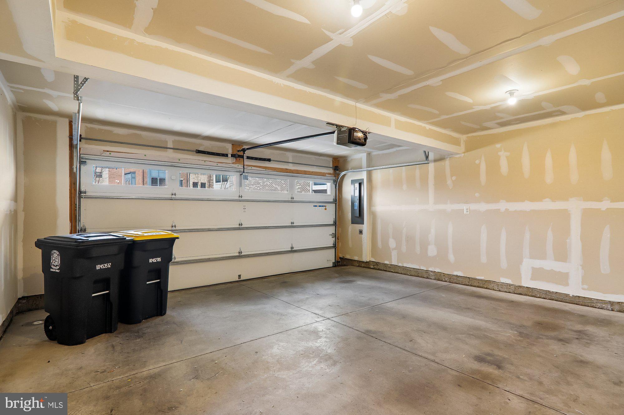 VILLAGE OF TOWNE SQUARE - Residential