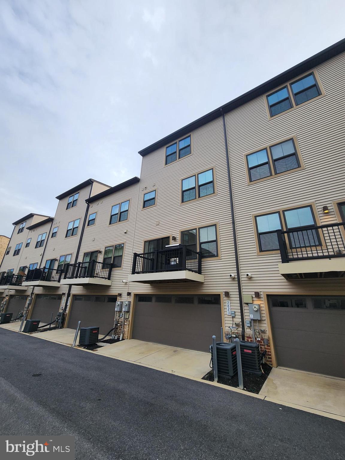 VILLAGE OF TOWNE SQUARE - Residential