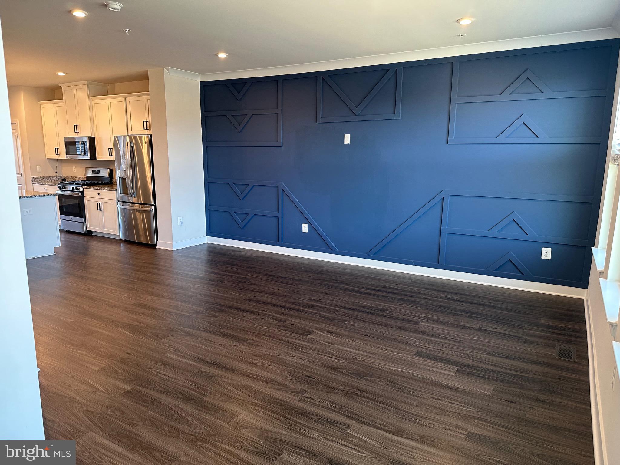 VILLAGE OF TOWNE SQUARE - Residential