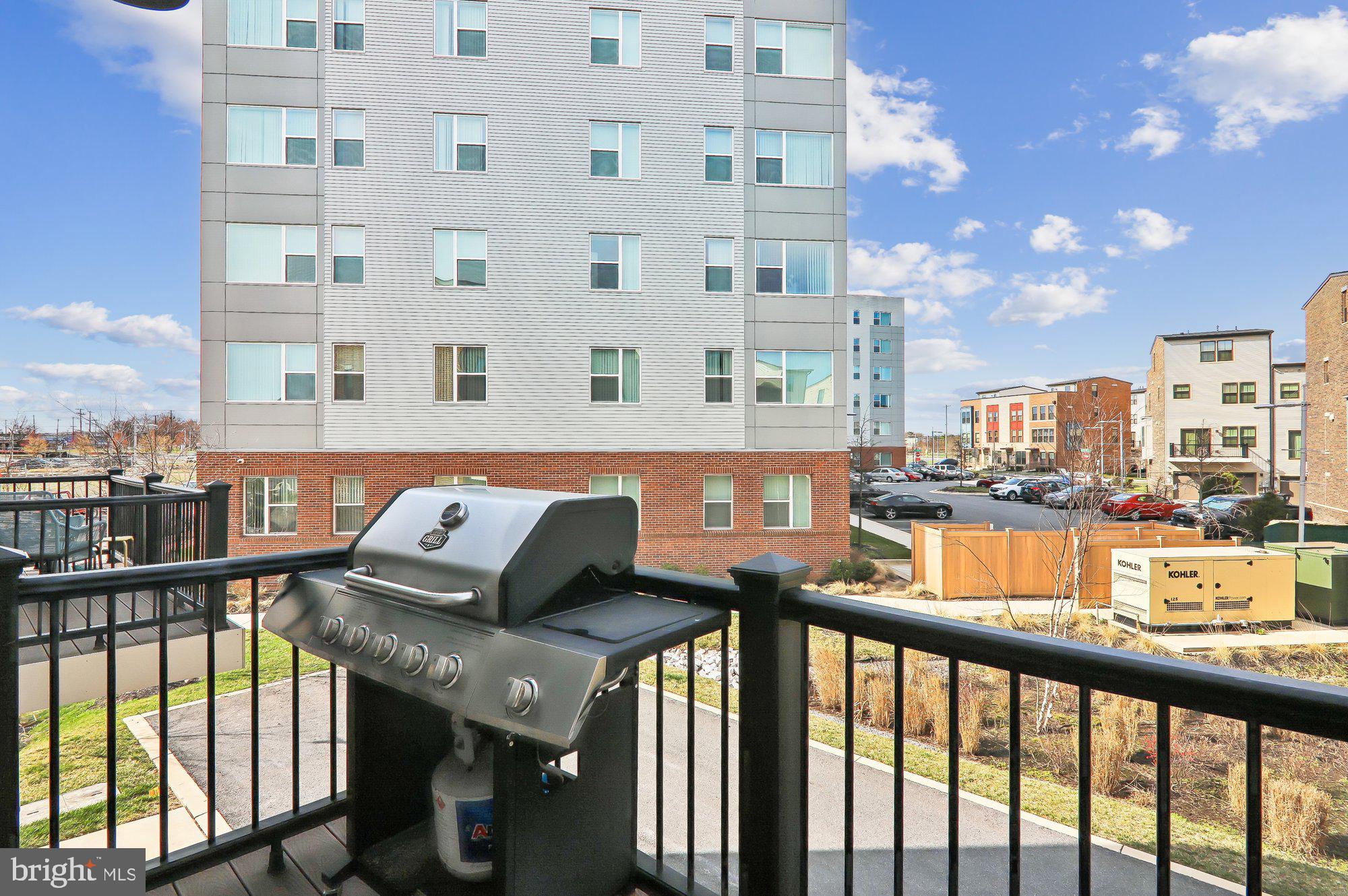 VILLAGE OF TOWNE SQUARE - Residential