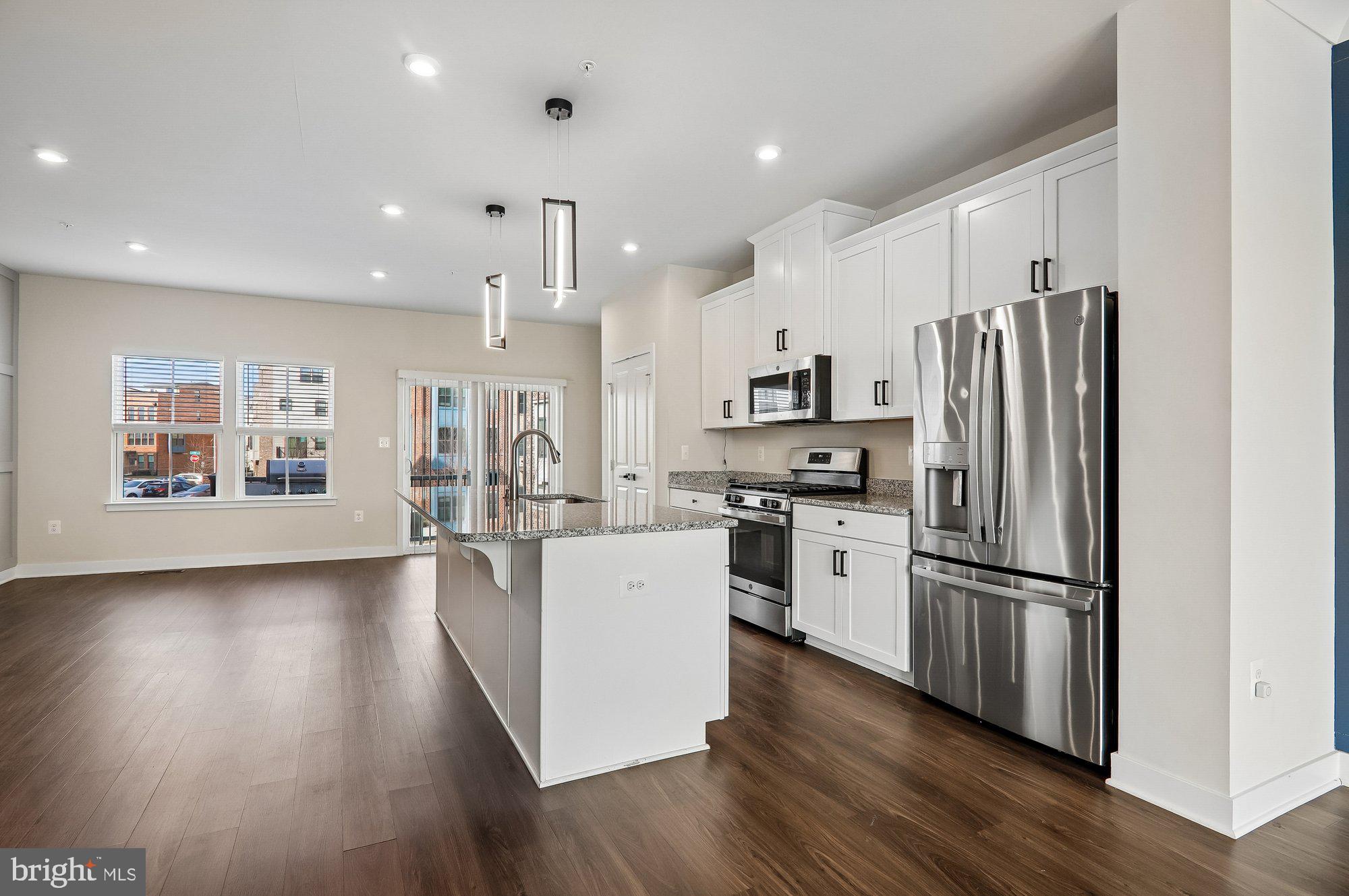 VILLAGE OF TOWNE SQUARE - Residential