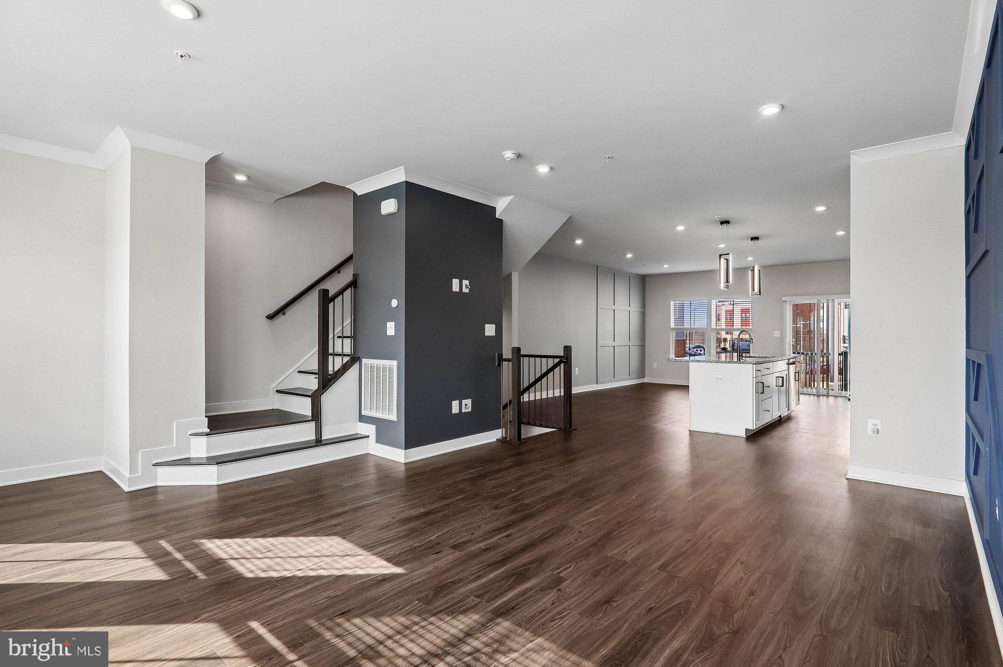 VILLAGE OF TOWNE SQUARE - Residential