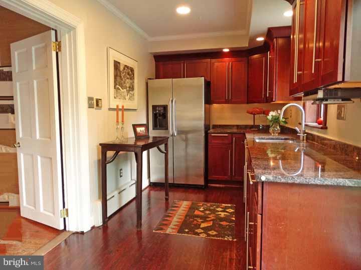 CHESTNUT HILL - Residential