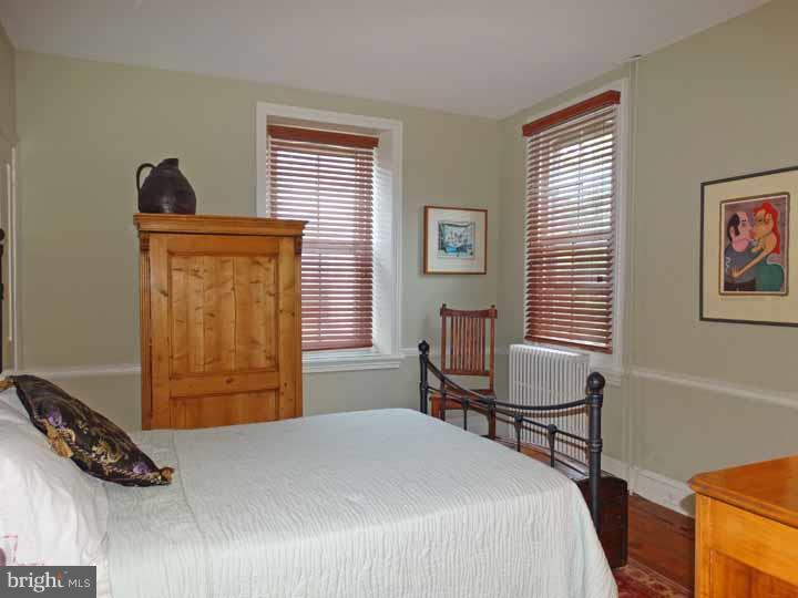 CHESTNUT HILL - Residential