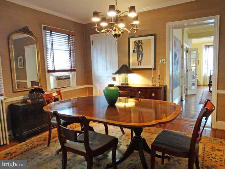 CHESTNUT HILL - Residential