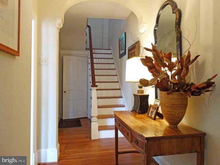 CHESTNUT HILL - Residential