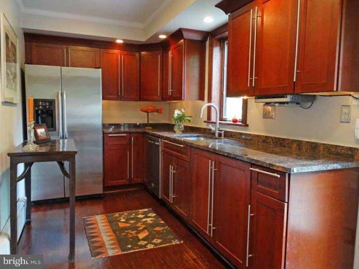 CHESTNUT HILL - Residential