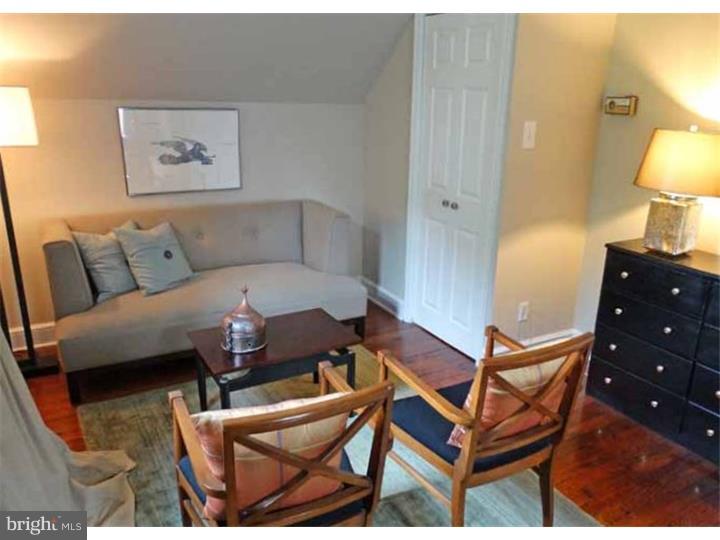 CHESTNUT HILL - Residential