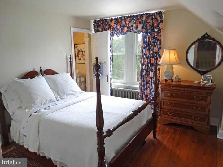 CHESTNUT HILL - Residential