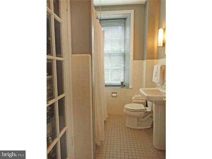 CHESTNUT HILL - Residential