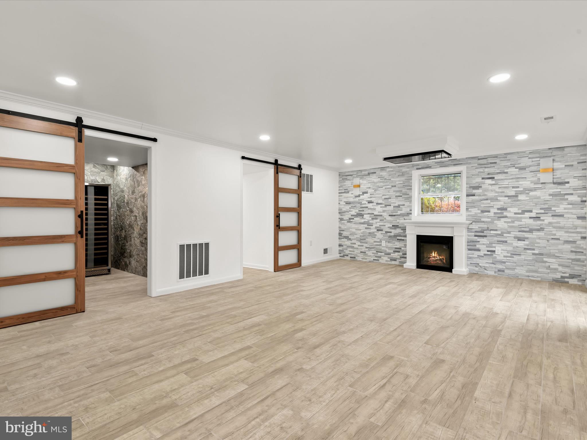 GREEN TREE MANOR - Residential