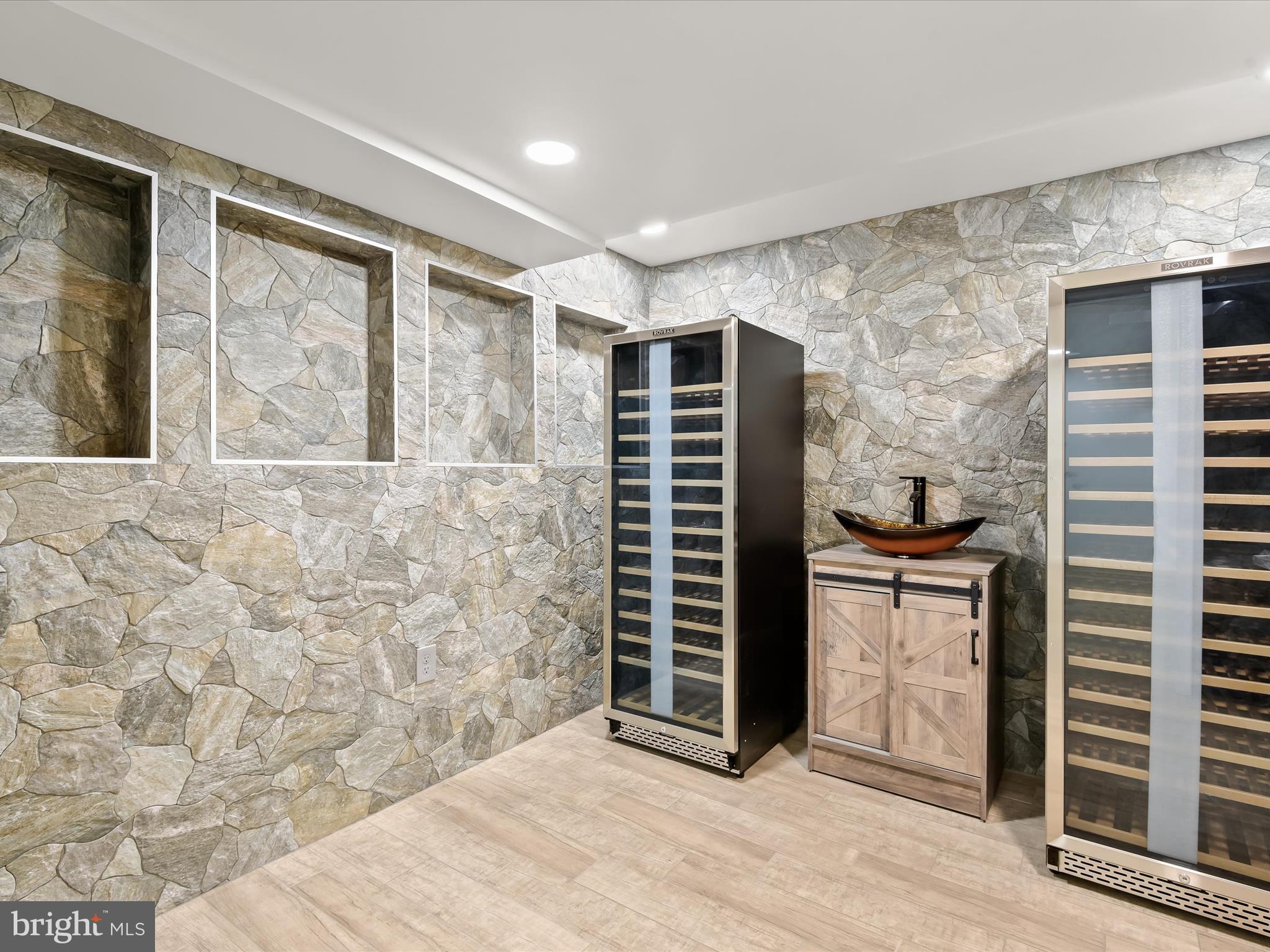 GREEN TREE MANOR - Residential