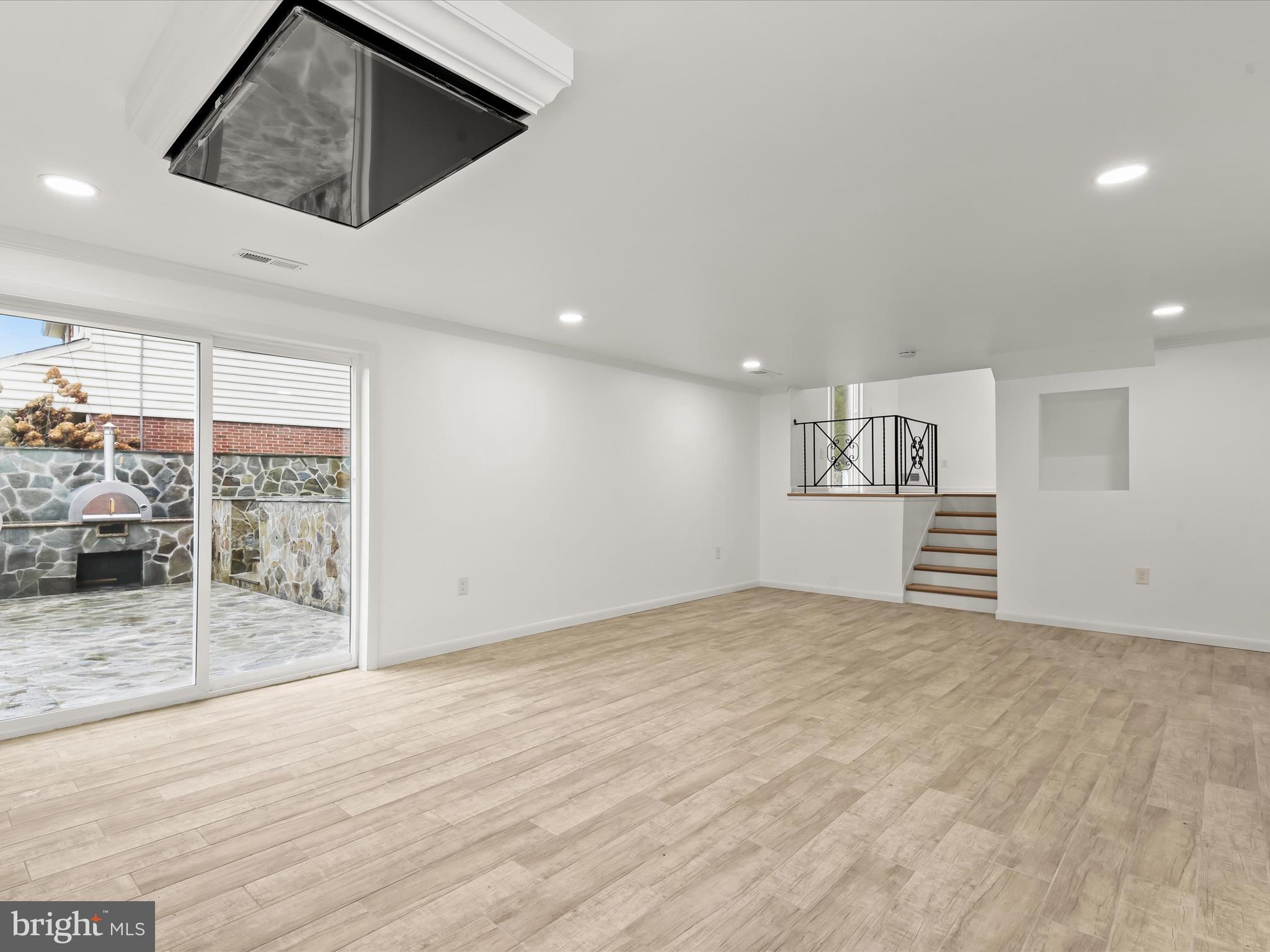 GREEN TREE MANOR - Residential