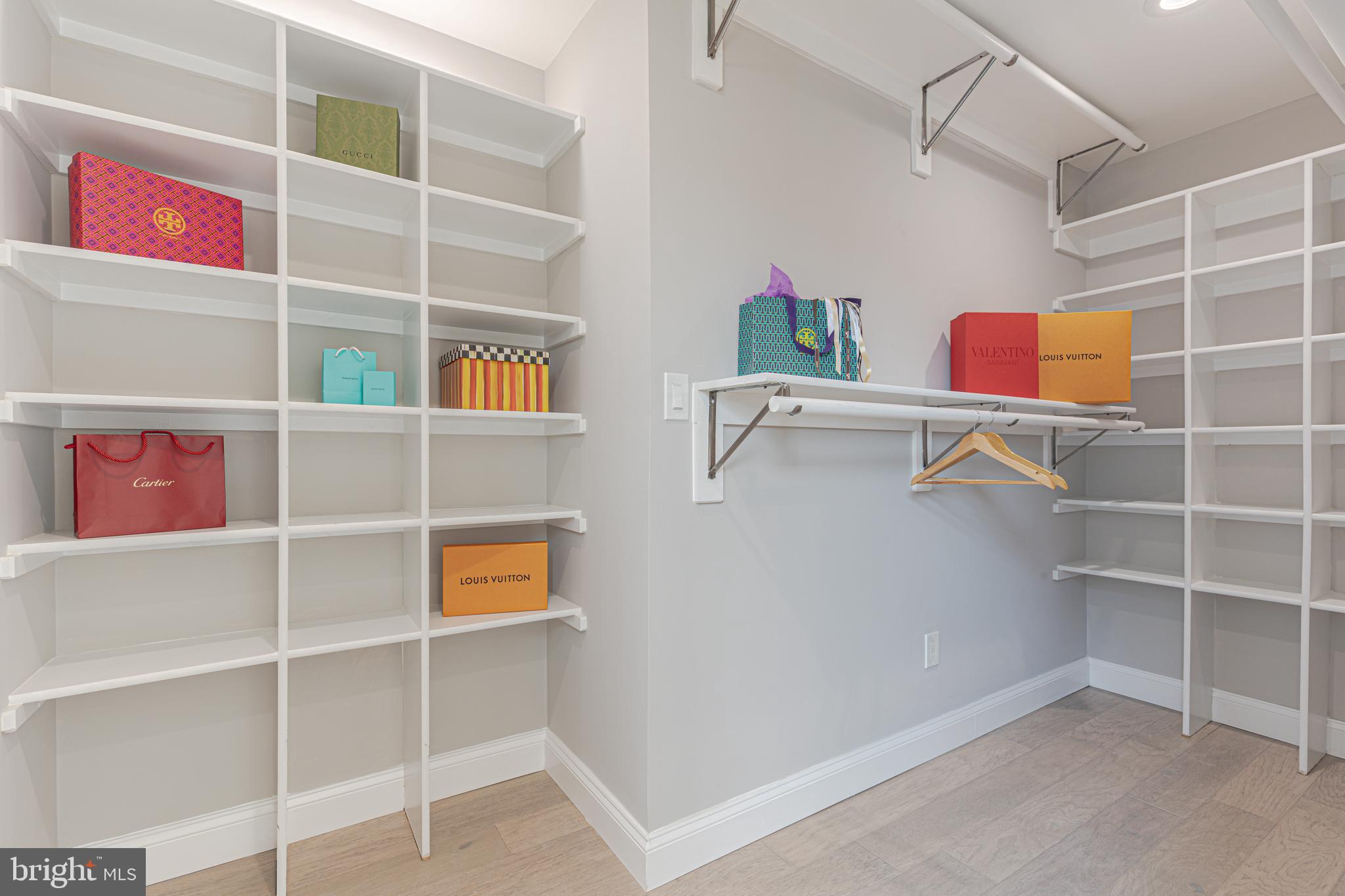 AVON PARK - Residential